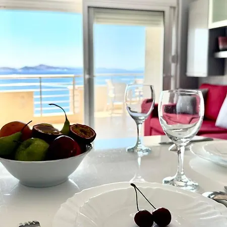 Agora Sea View Apartment *