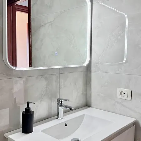 Agora Sea View Appartamento Sarandë