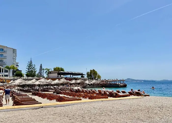 Agora Sea View Apartamento Sarandë